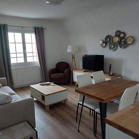 Au Gre Des Marees 2 Appartement Face A La Mer 2Eme Etage Ault Bagian luar foto