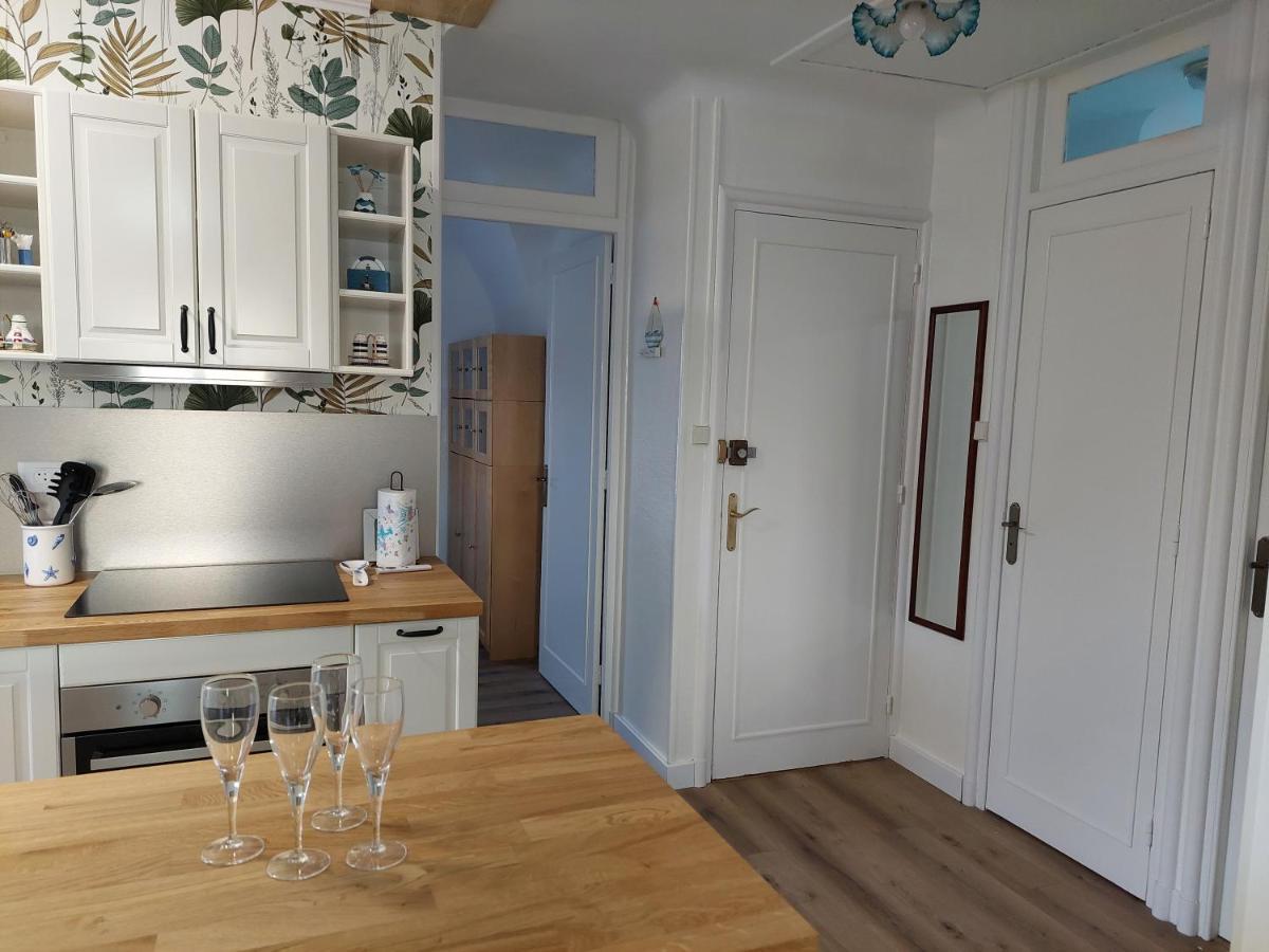 Au Gre Des Marees 2 Appartement Face A La Mer 2Eme Etage Ault Bagian luar foto