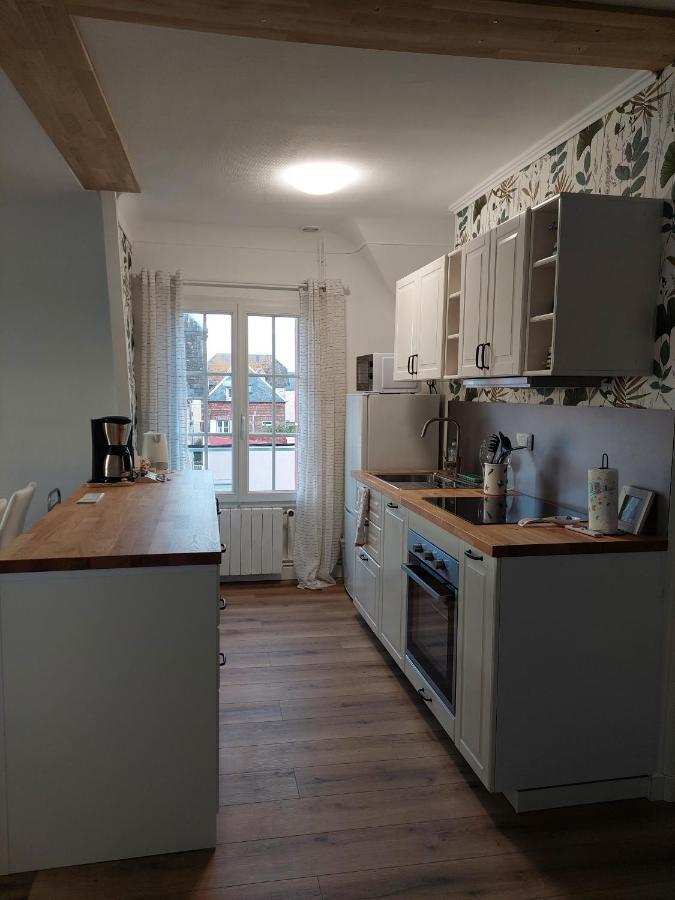 Au Gre Des Marees 2 Appartement Face A La Mer 2Eme Etage Ault Bagian luar foto