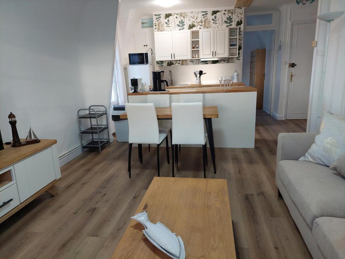 Au Gre Des Marees 2 Appartement Face A La Mer 2Eme Etage Ault Bagian luar foto