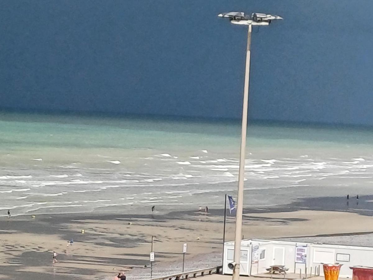 Au Gre Des Marees 2 Appartement Face A La Mer 2Eme Etage Ault Bagian luar foto