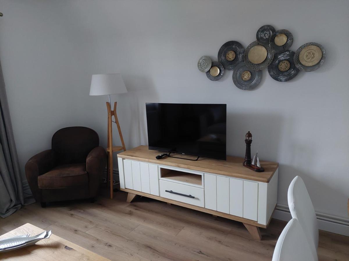 Au Gre Des Marees 2 Appartement Face A La Mer 2Eme Etage Ault Bagian luar foto